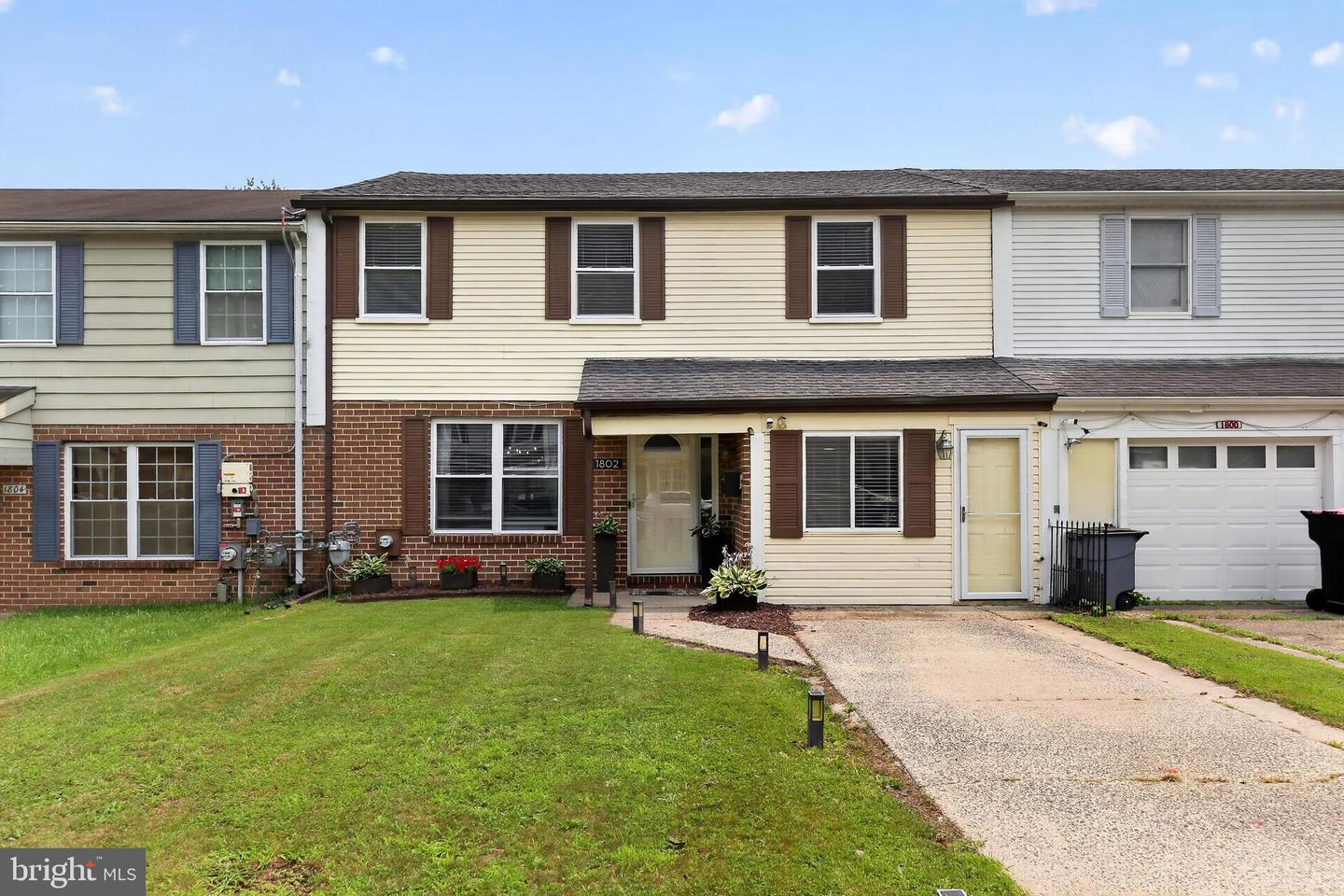 1802 Winding Way Property Photo 1