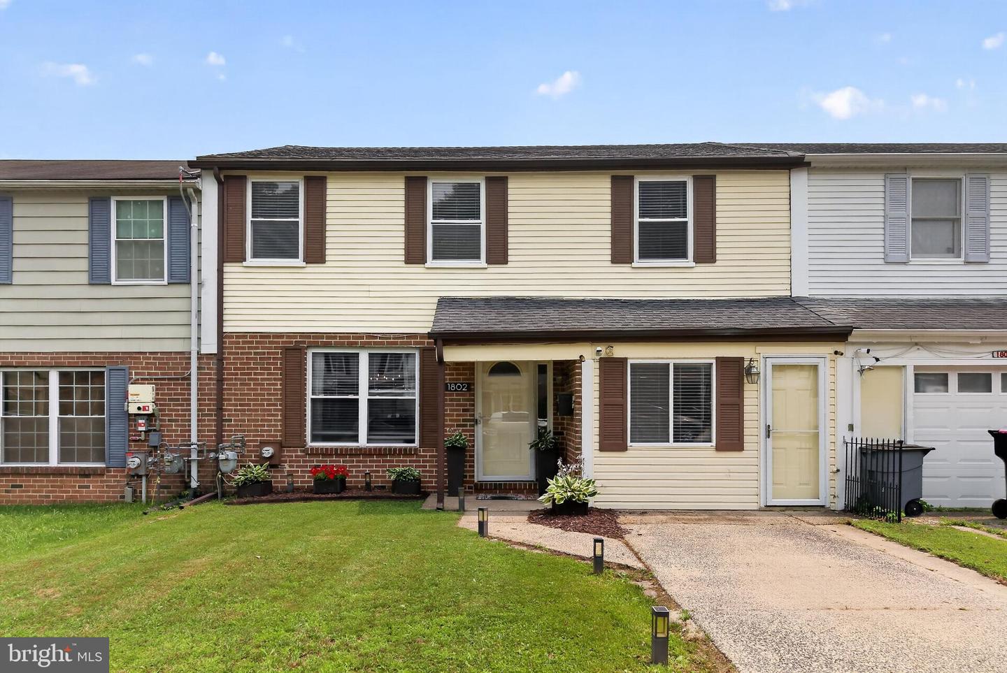 1802 Winding Way Property Photo 2