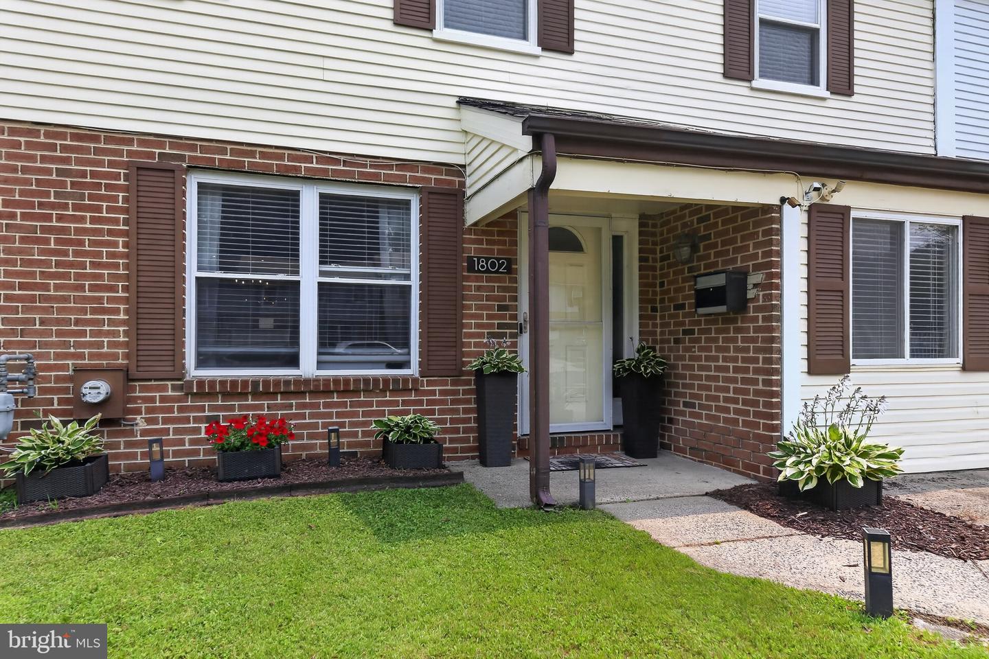 1802 Winding Way Property Photo 3