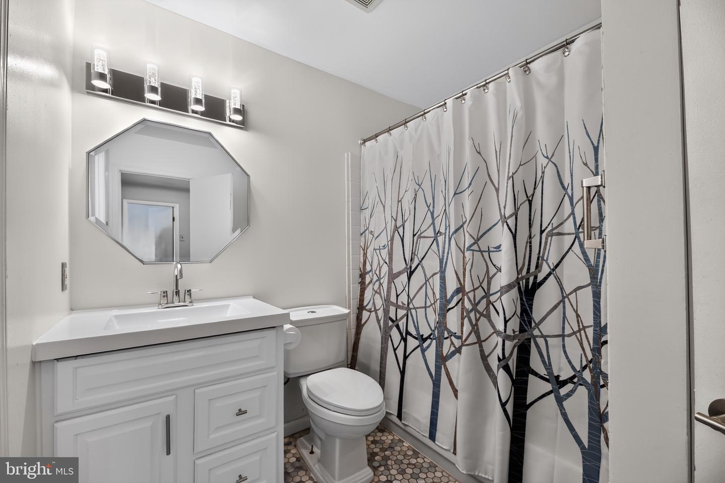 1802 Winding Way Property Photo 18
