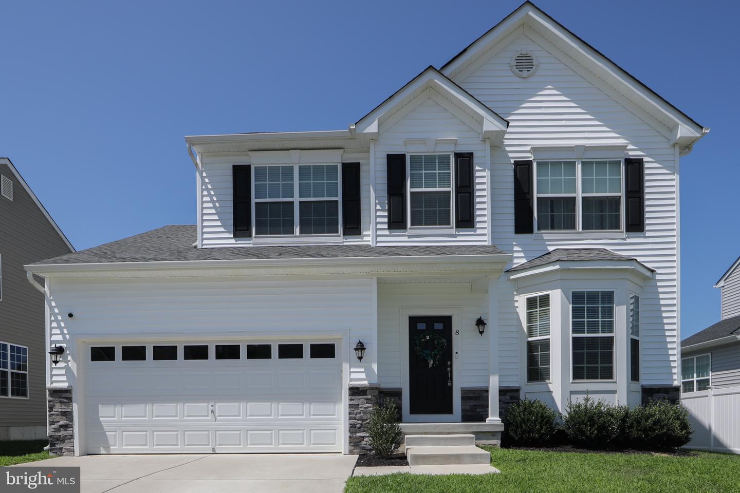 8 Cayuga Way Property Photo 1