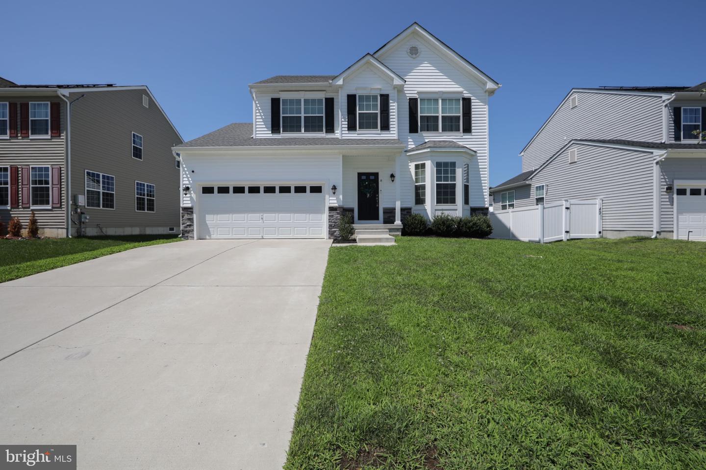 8 Cayuga Way Property Photo 3