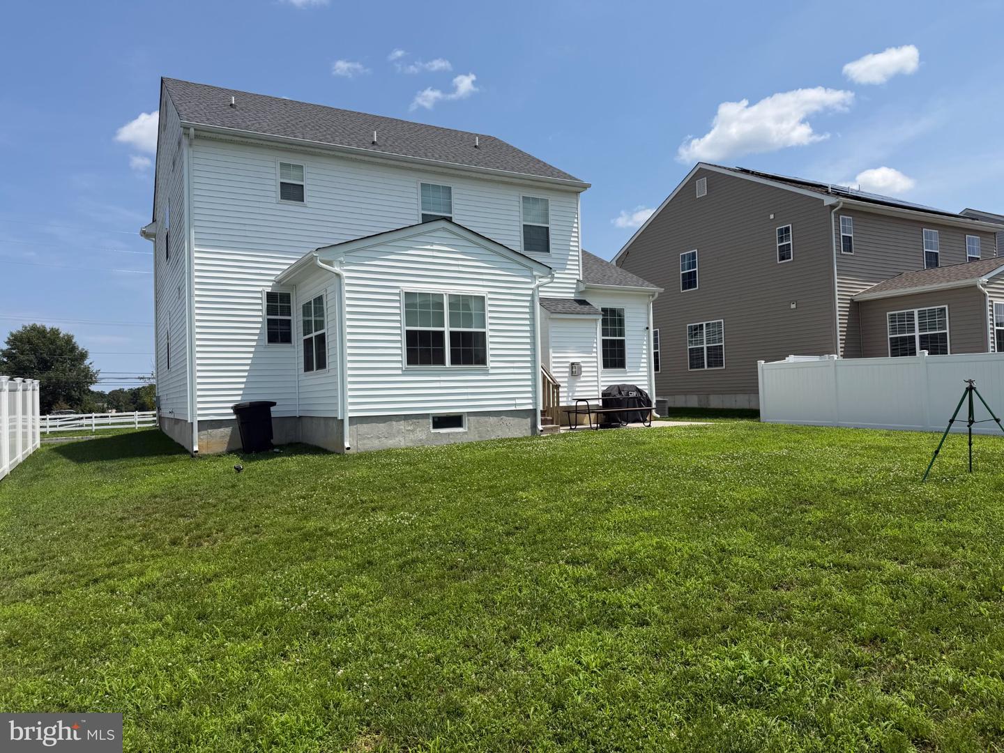 8 Cayuga Way Property Photo 5