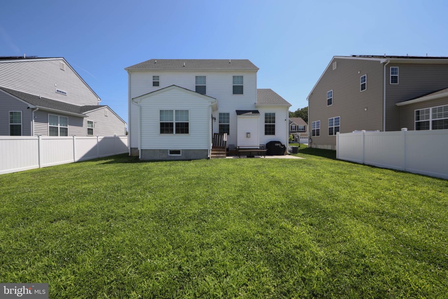 8 Cayuga Way Property Photo 9