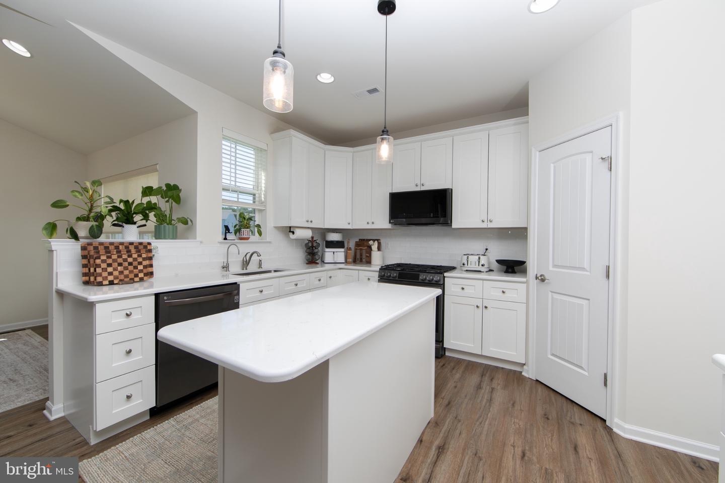 8 Cayuga Way Property Photo 13