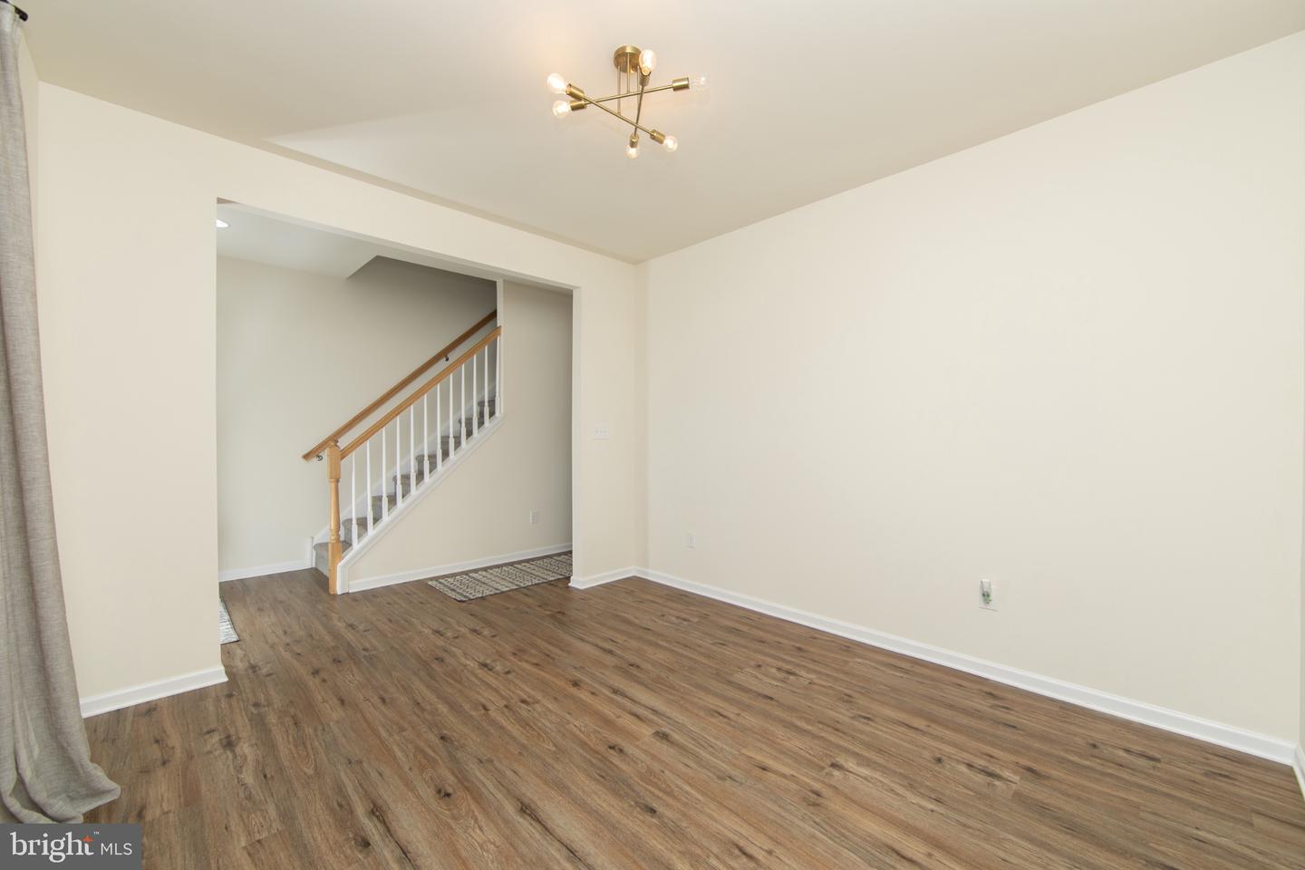 8 Cayuga Way Property Photo 17