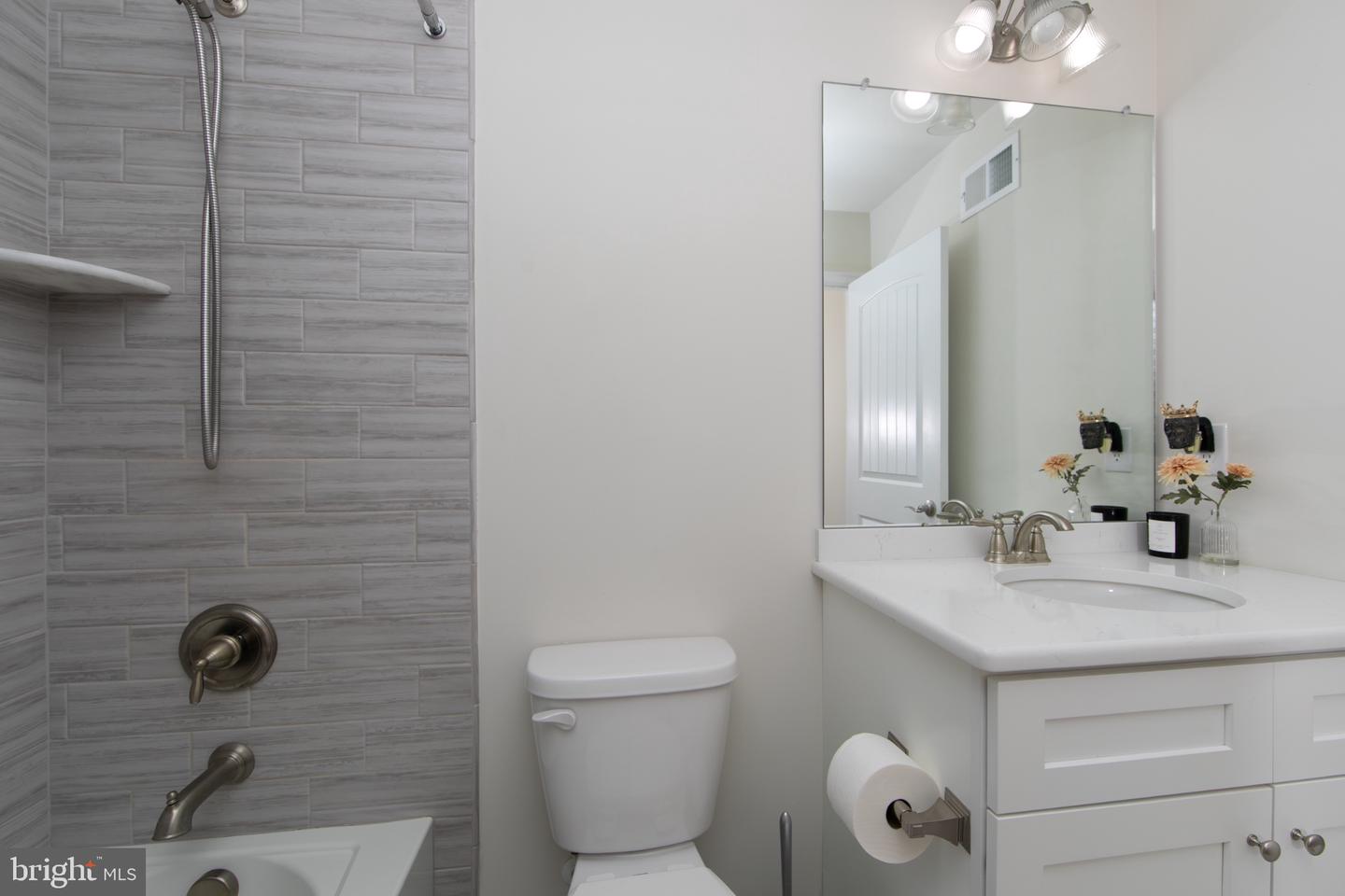 8 Cayuga Way Property Photo 26