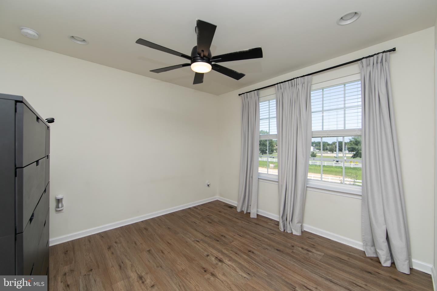 8 Cayuga Way Property Photo 27