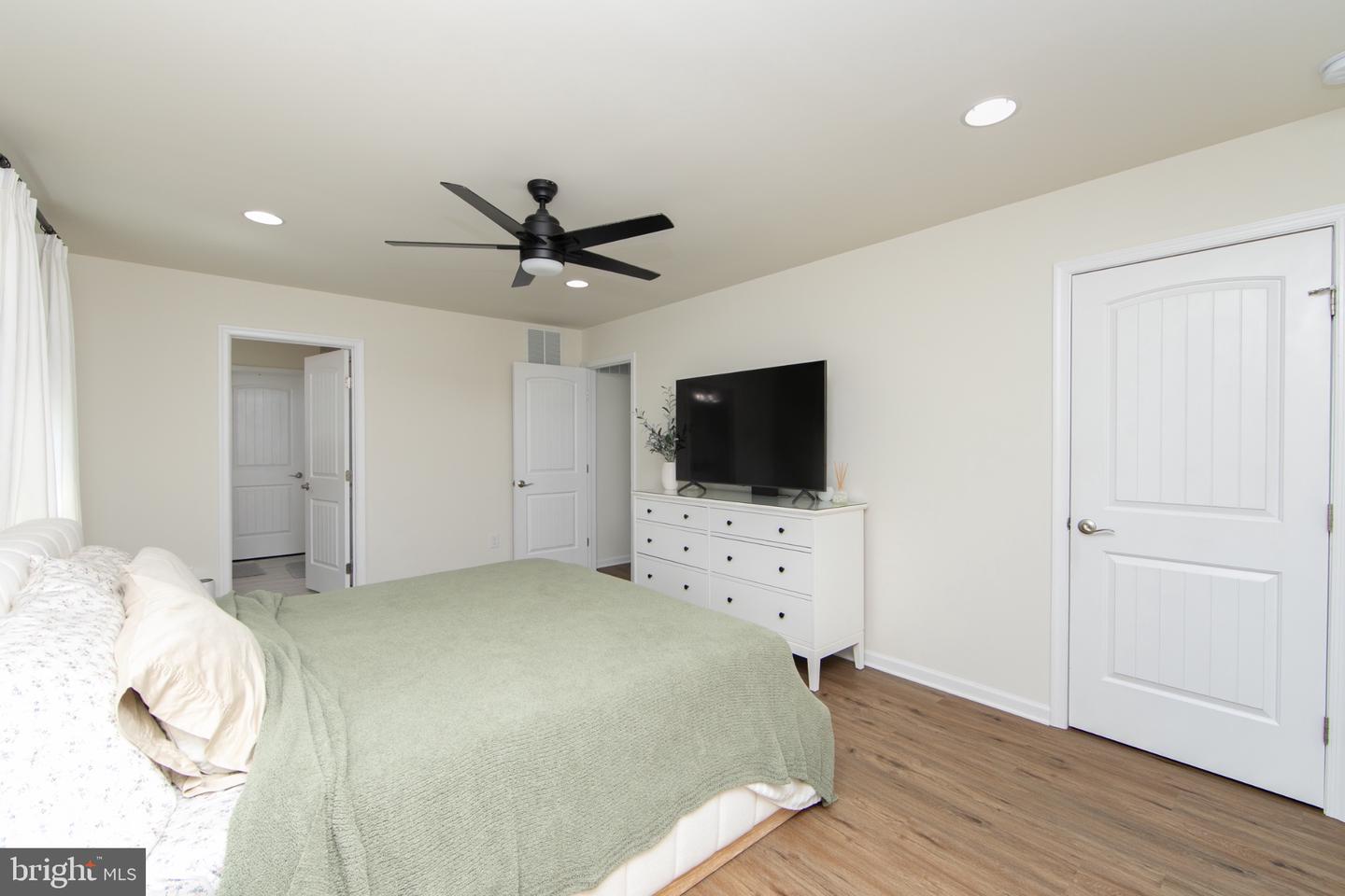 8 Cayuga Way Property Photo 28