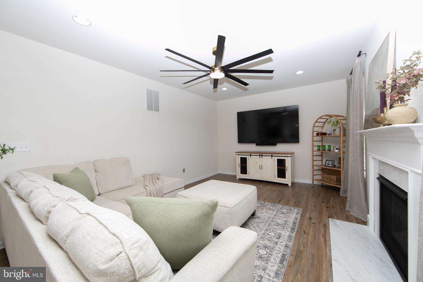 8 Cayuga Way Property Photo 35