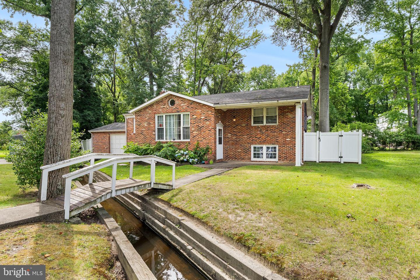 1317 Walnut Ave Property Photo 1