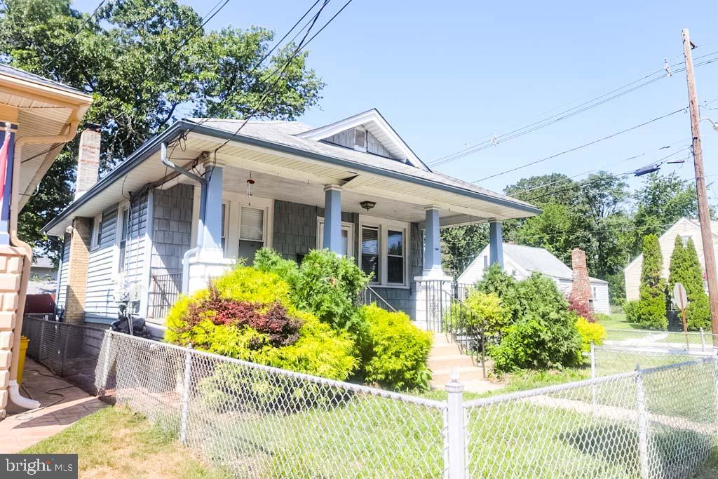 1601 47th St Property Photo 1
