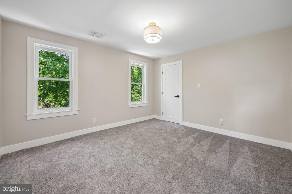 1325 Walnut Ave Property Photo 13
