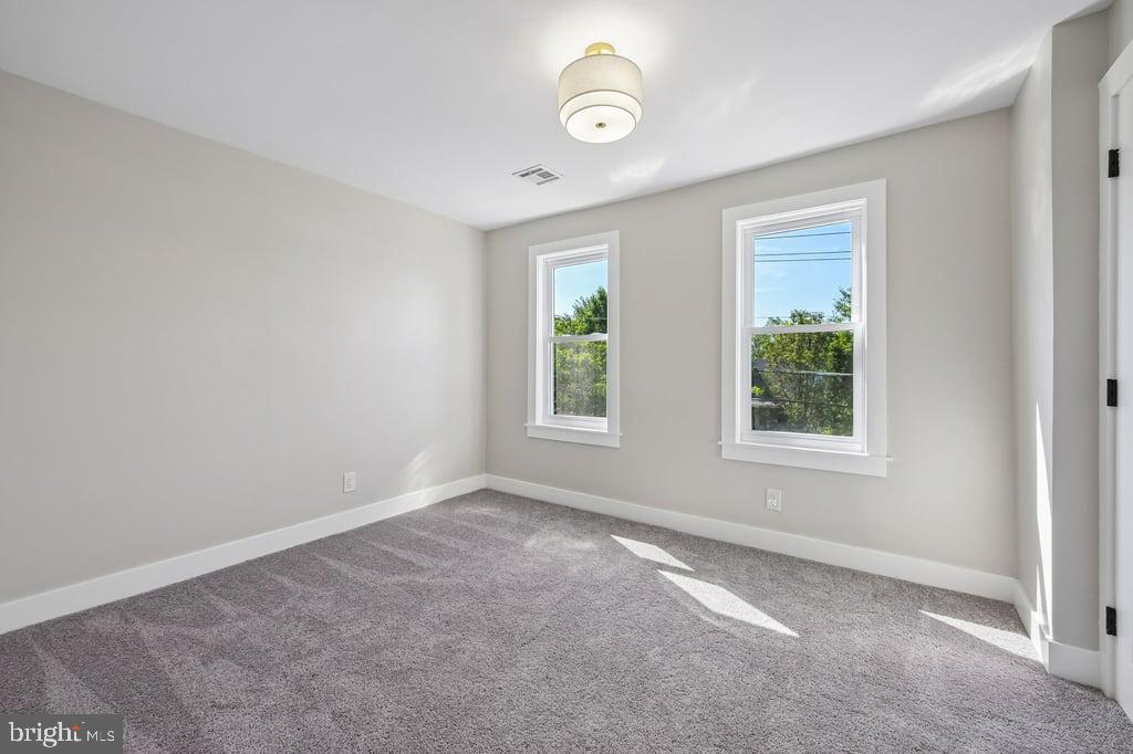 1325 Walnut Ave Property Photo 14