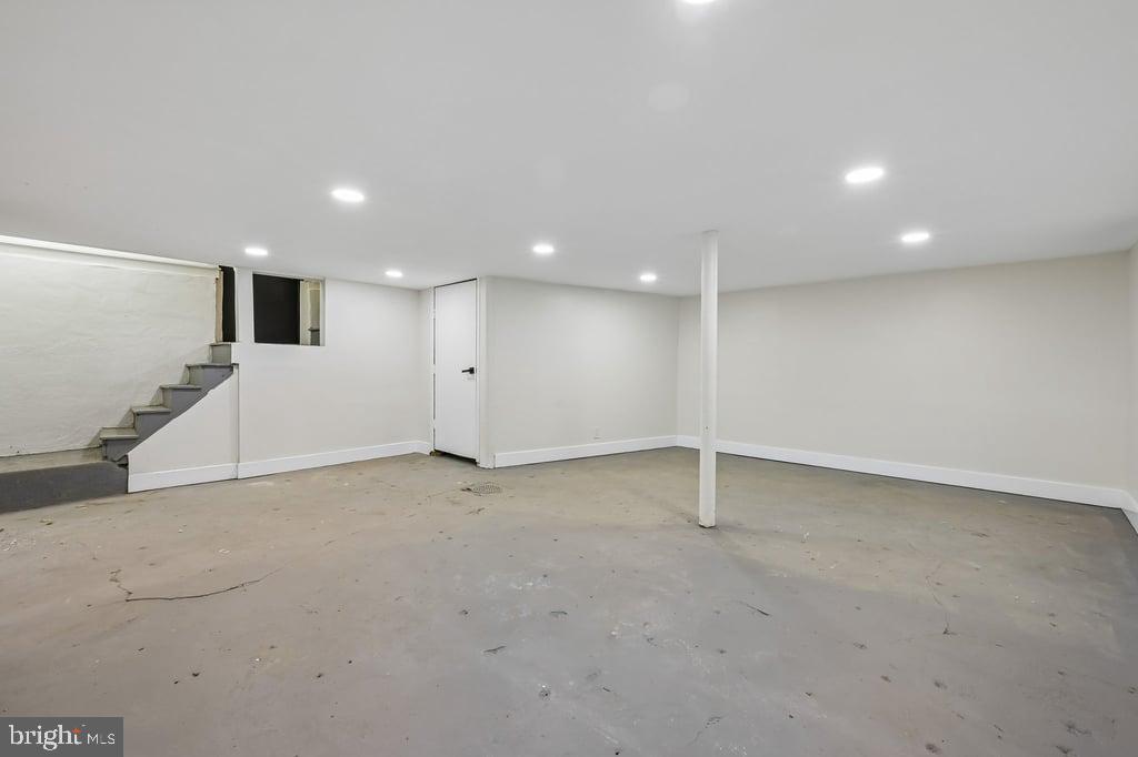 1325 Walnut Ave Property Photo 16