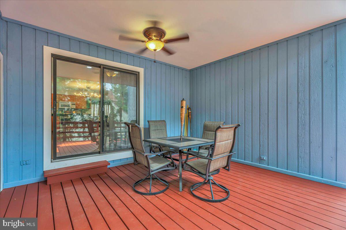 4 Johnson Ln Property Photo 26
