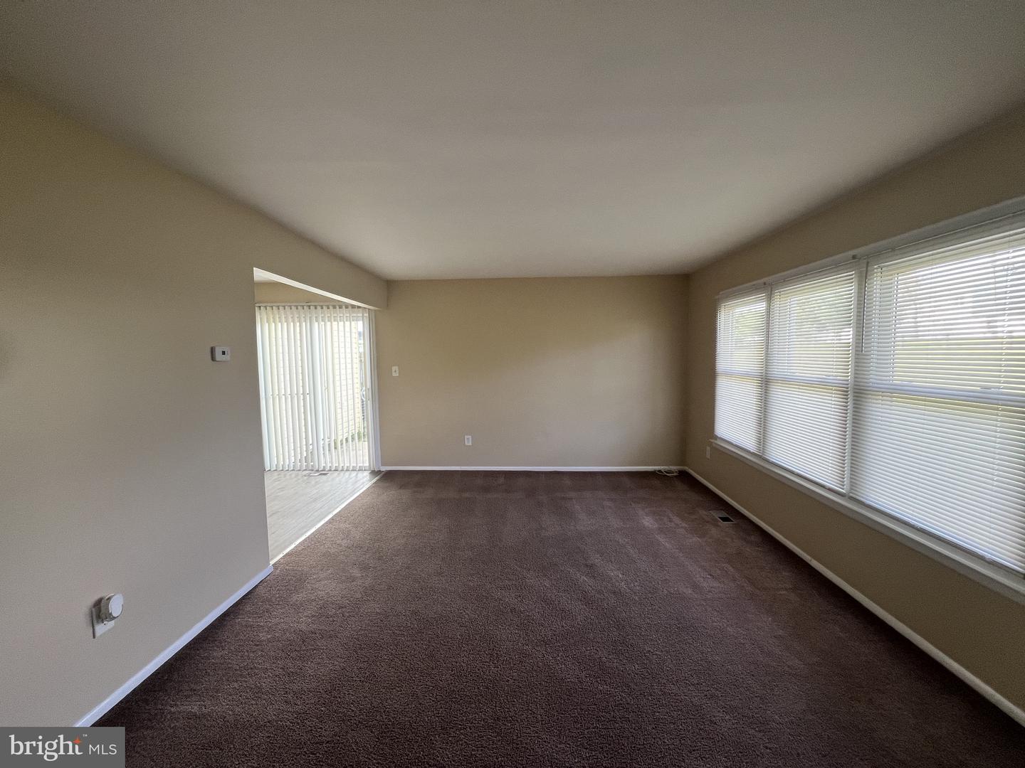 18 Lerner Ct Property Photo 2