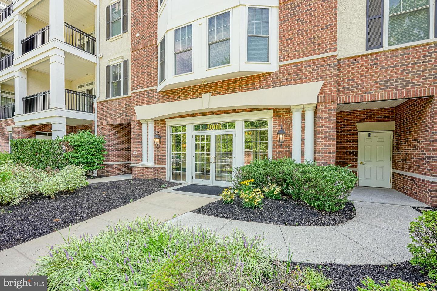 2023 CRESCENT WAY Property Photo 1
