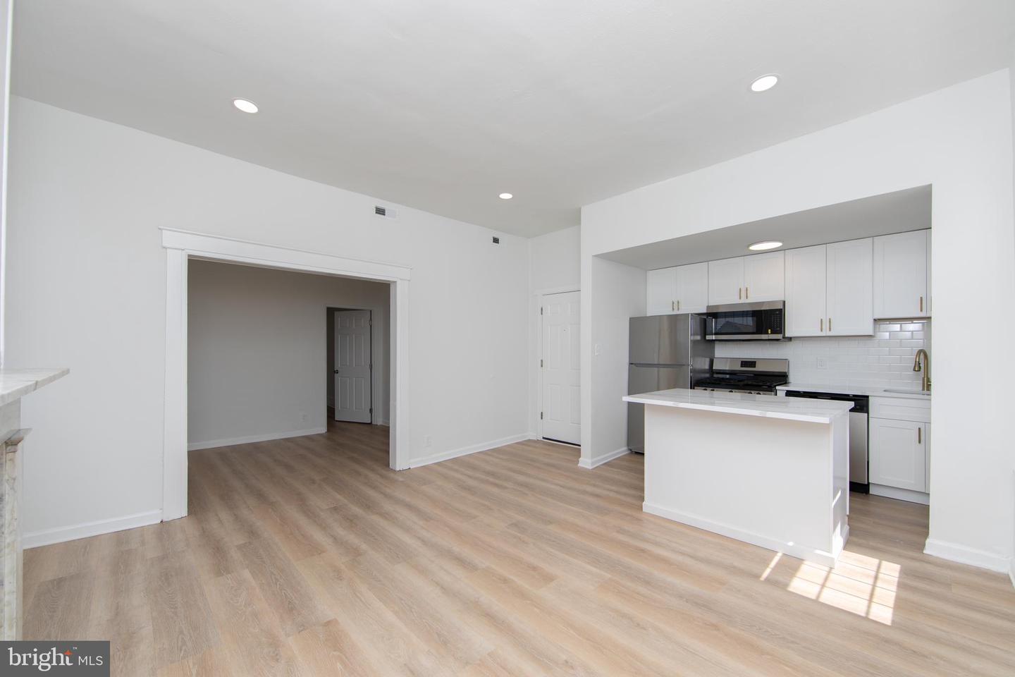 9 E Holly Ave #apt 4 Property Photo 3