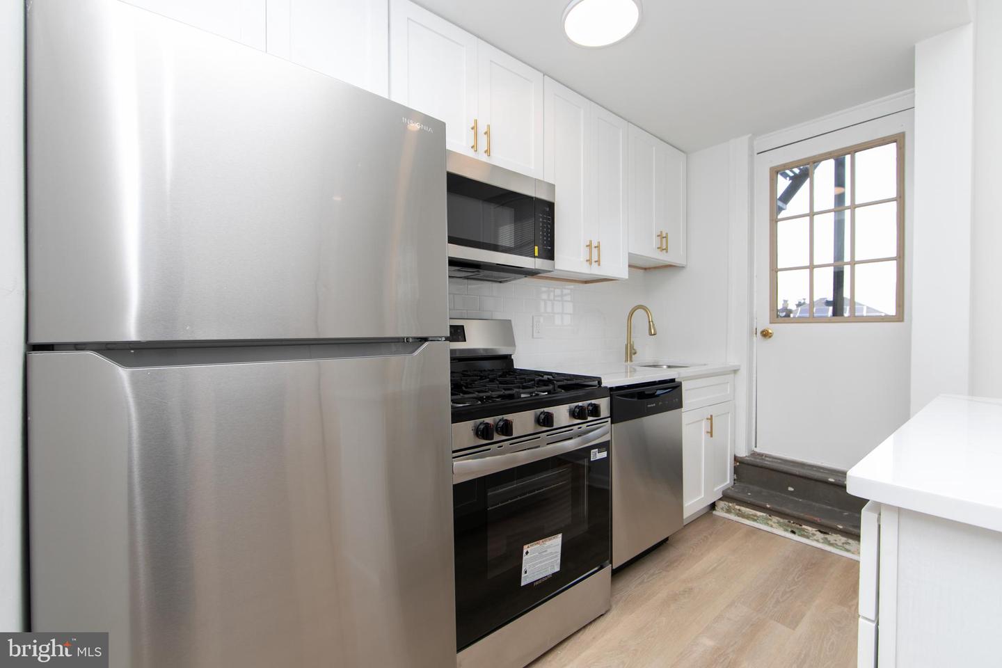 9 E Holly Ave #apt 4 Property Photo 7