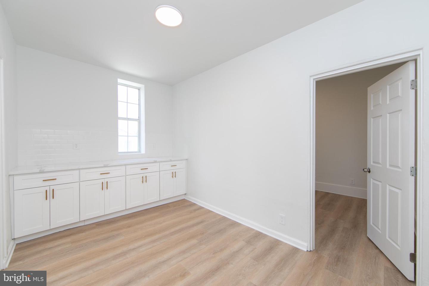 9 E Holly Ave #apt 4 Property Photo 9