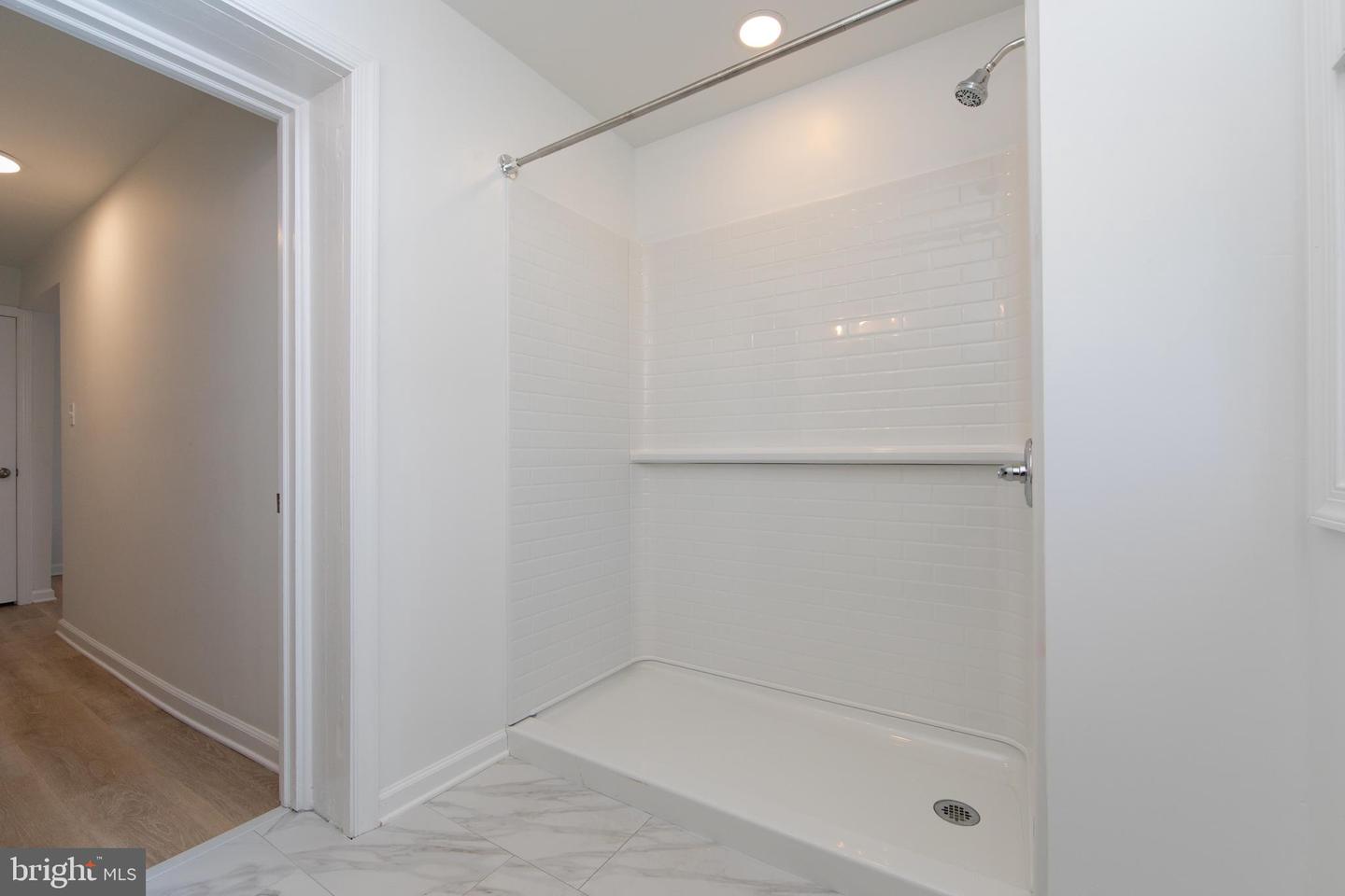 9 E Holly Ave #apt 4 Property Photo 17
