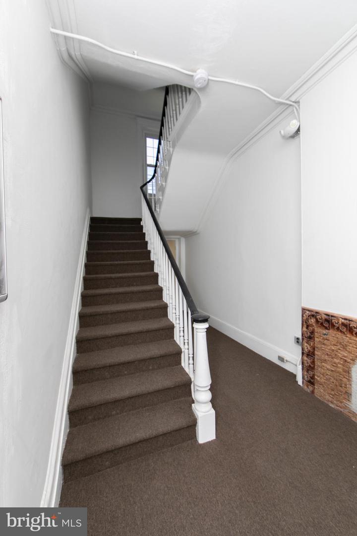 9 E Holly Ave #apt 4 Property Photo 20