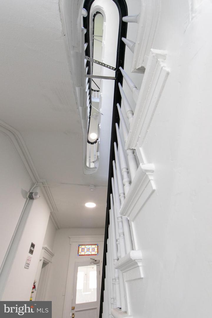 9 E Holly Ave #apt 4 Property Photo 22
