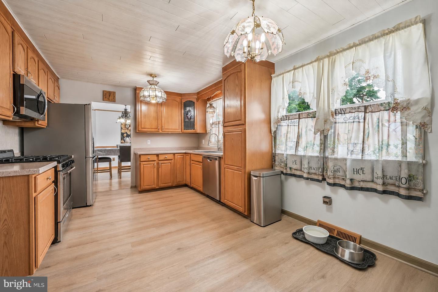 3 Grant Dr Property Photo 6