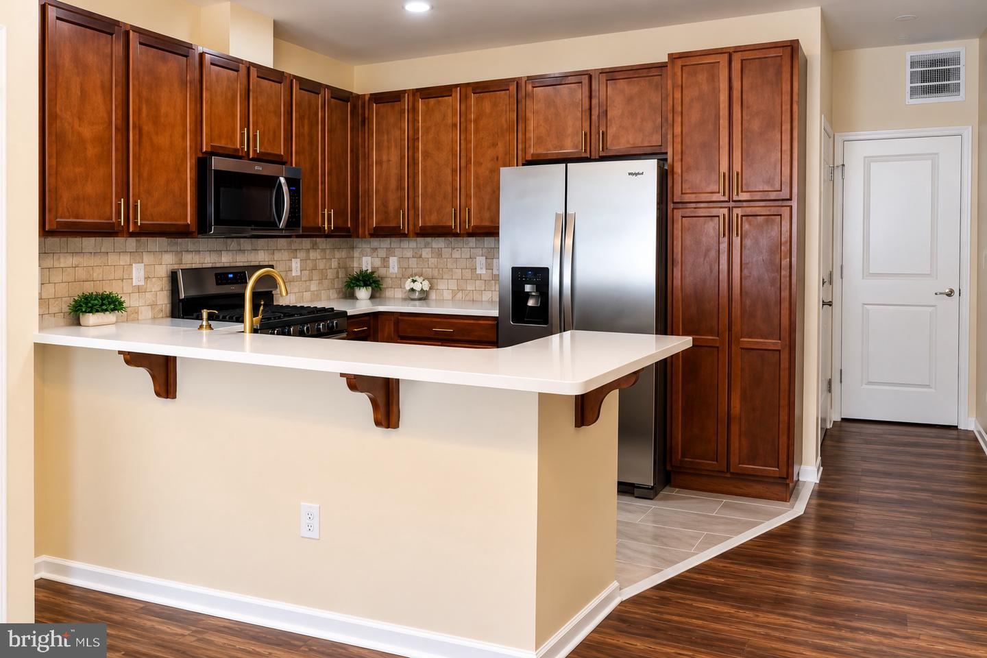 21 Rowand Way E Property Photo 6