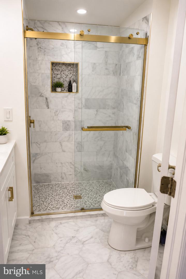 21 Rowand Way E Property Photo 11