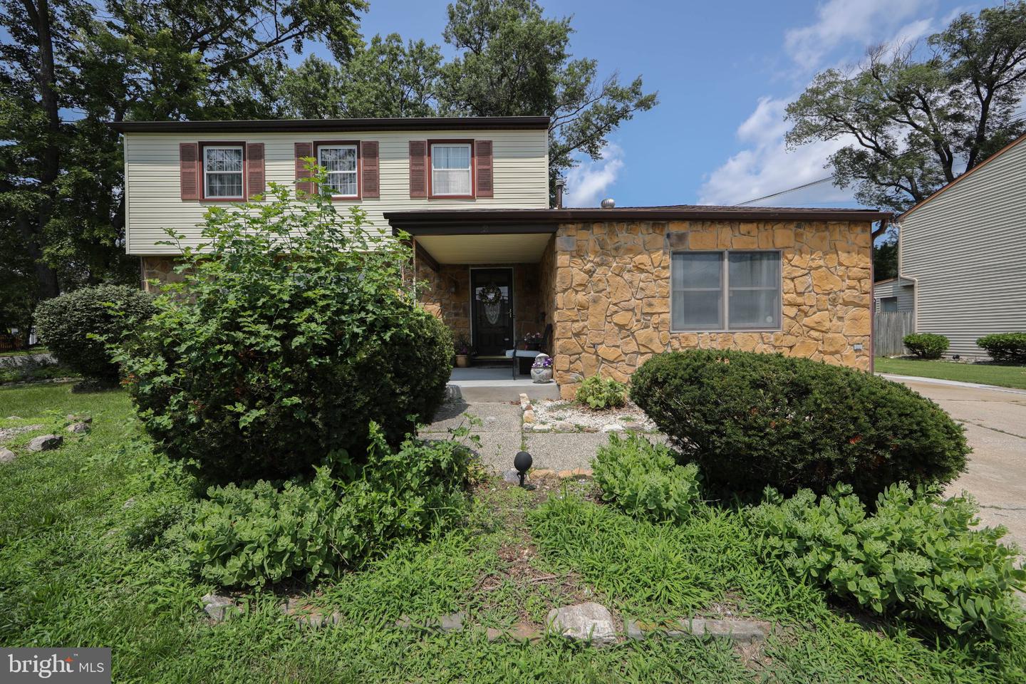 2 Clark Dr Property Photo 2