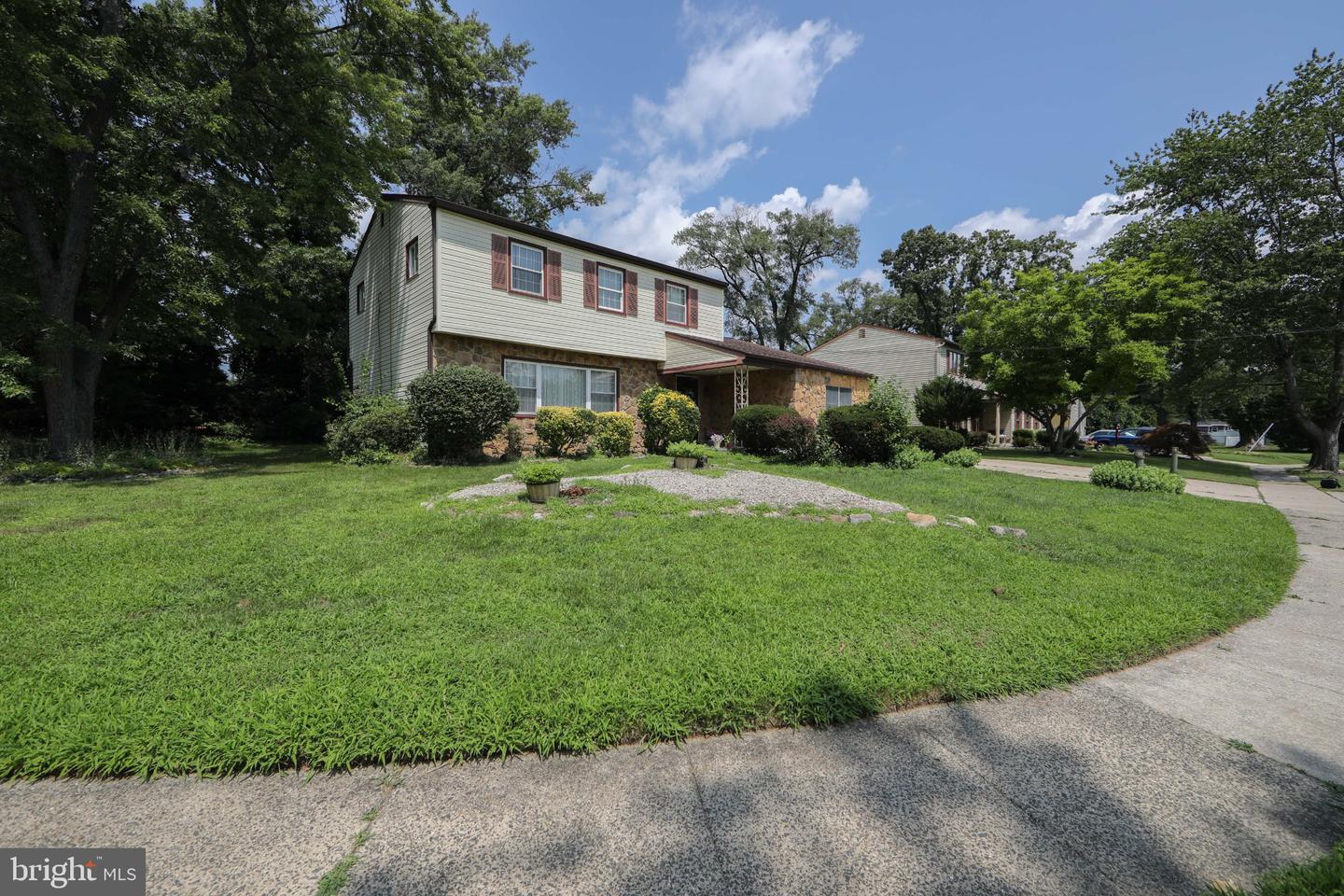 2 Clark Dr Property Photo 5