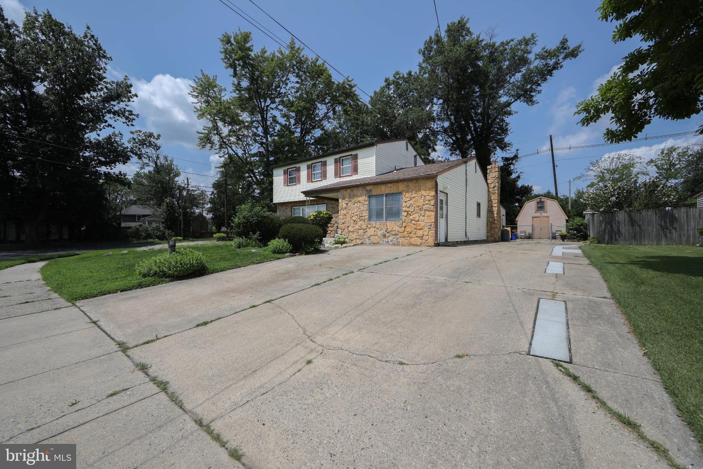 2 Clark Dr Property Photo 6