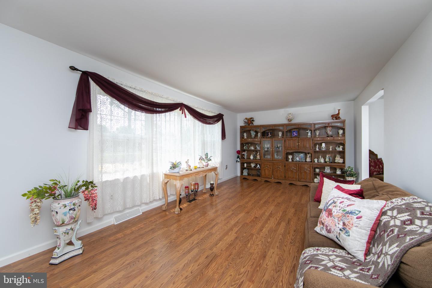 2 Clark Dr Property Photo 8
