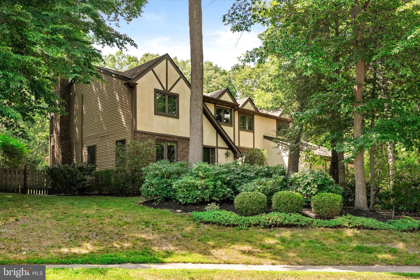 1 HIDDEN ACRES DR