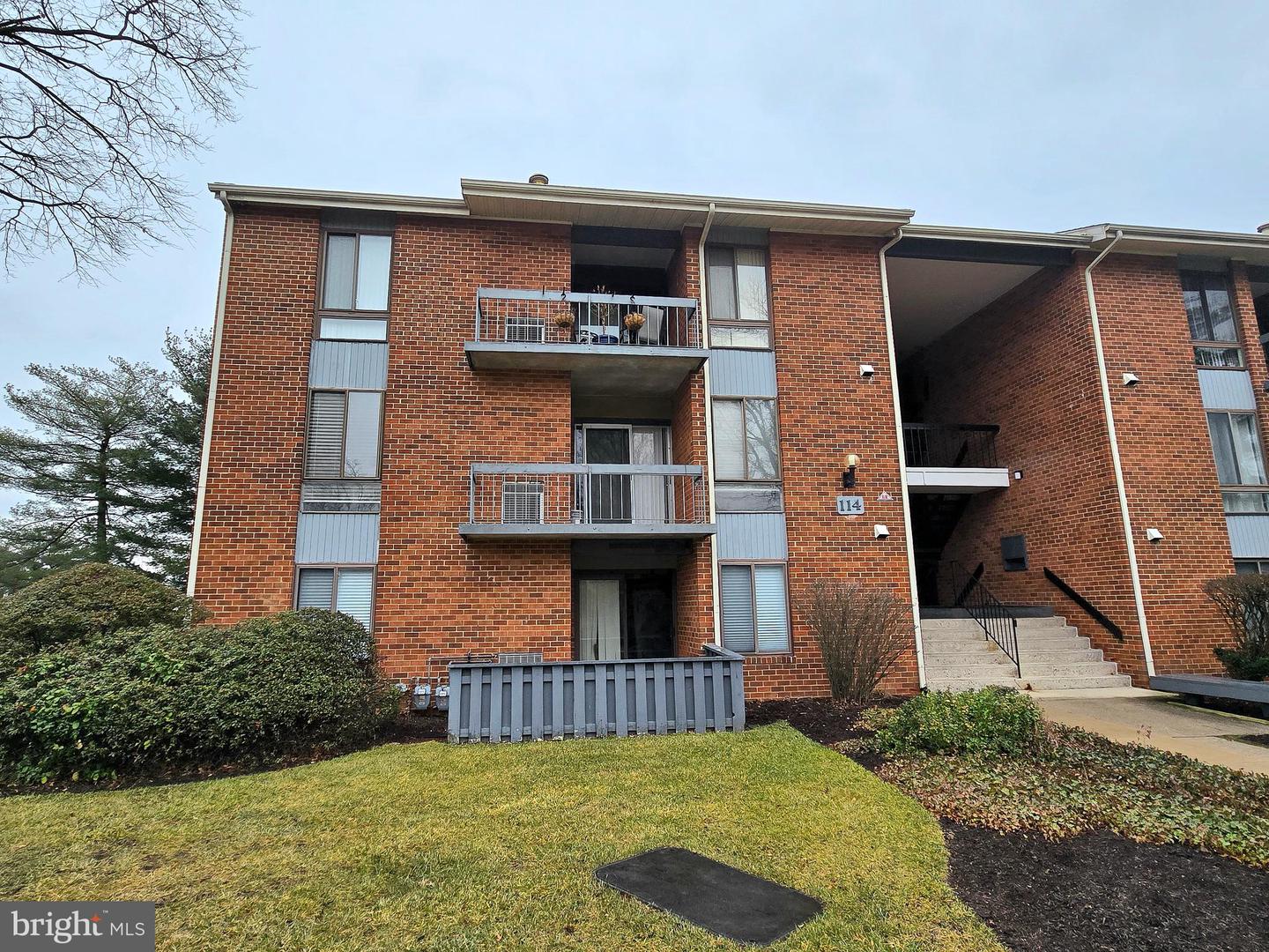114 VAN BUREN RD #5 Property Photo 1