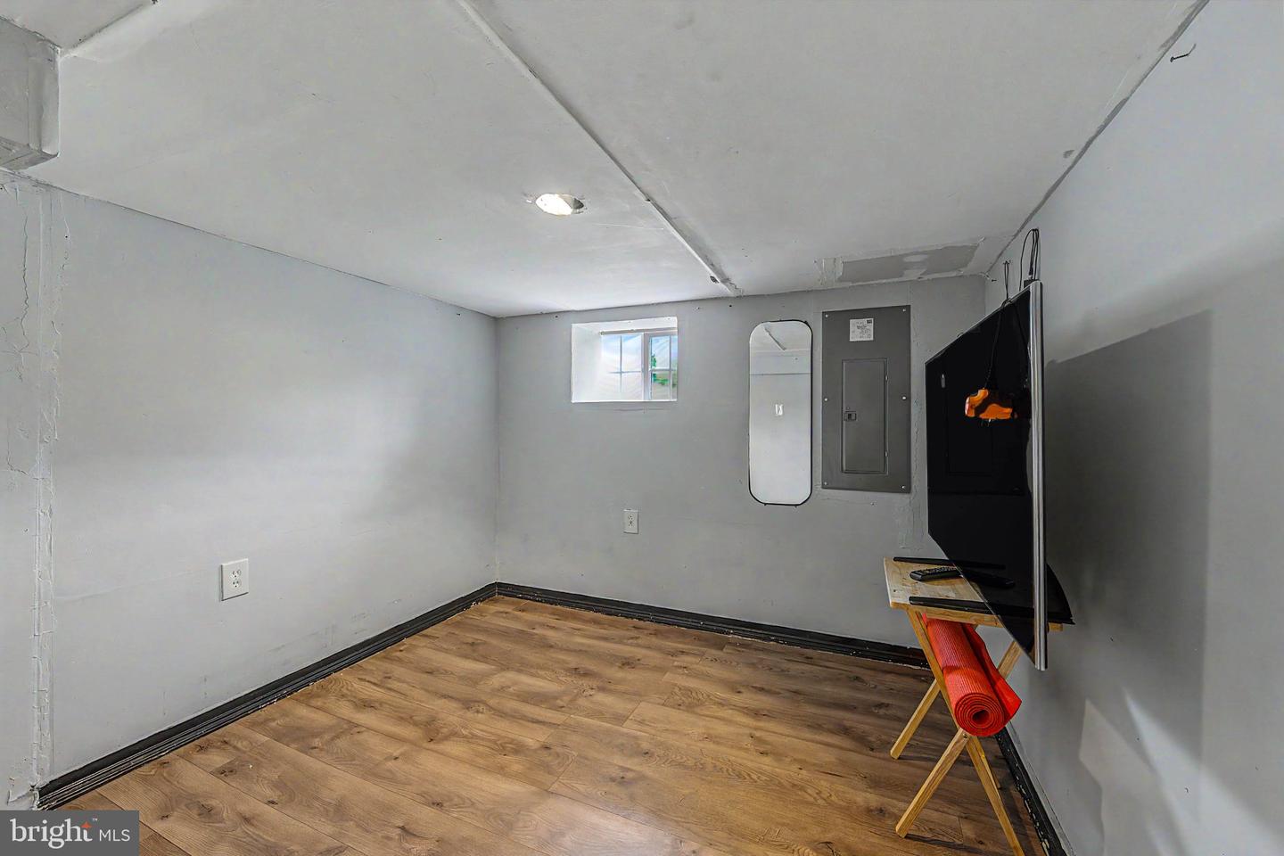 101 W 5th Ave Property Photo 27