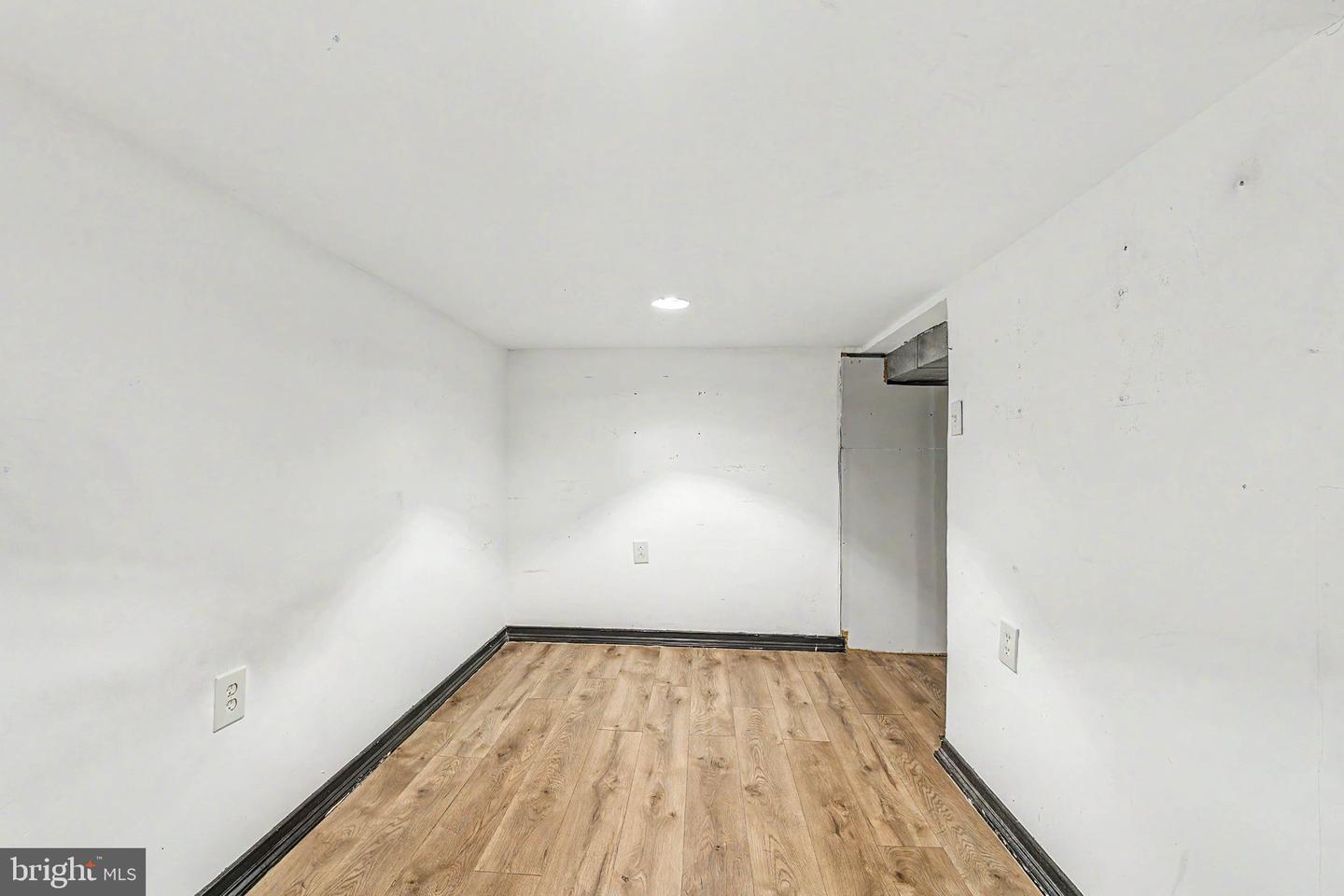 101 W 5th Ave Property Photo 29