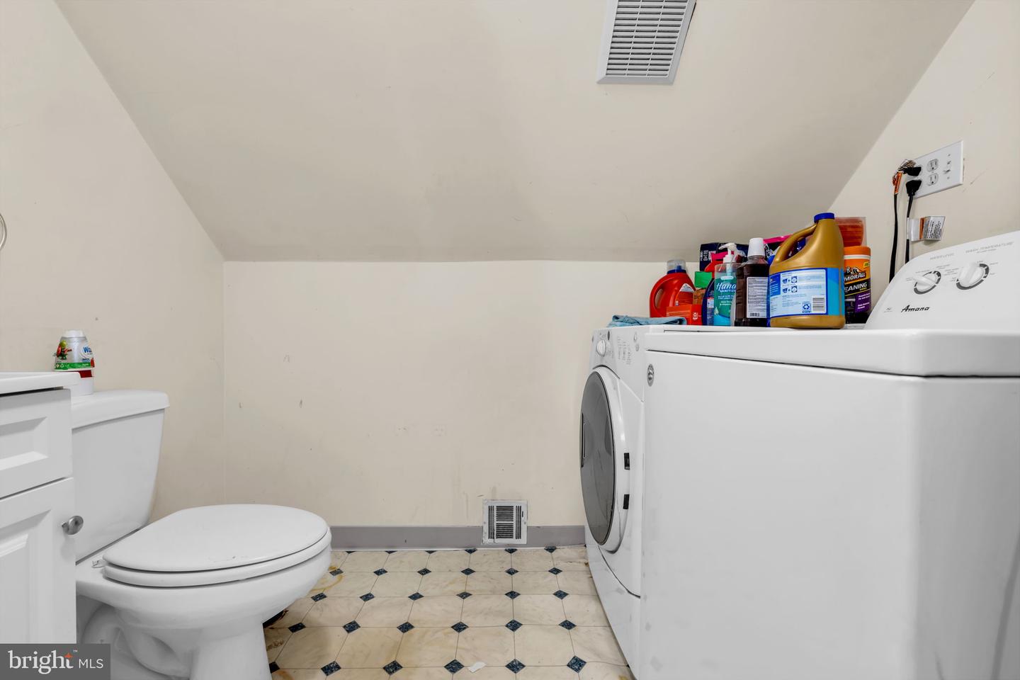 1618 43rd St Property Photo 20