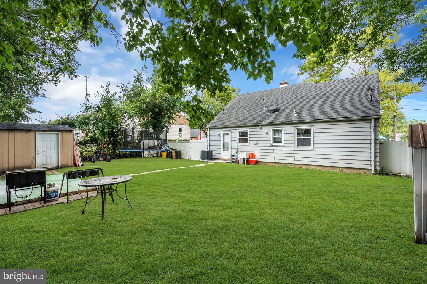 1618 43rd St Property Photo 22