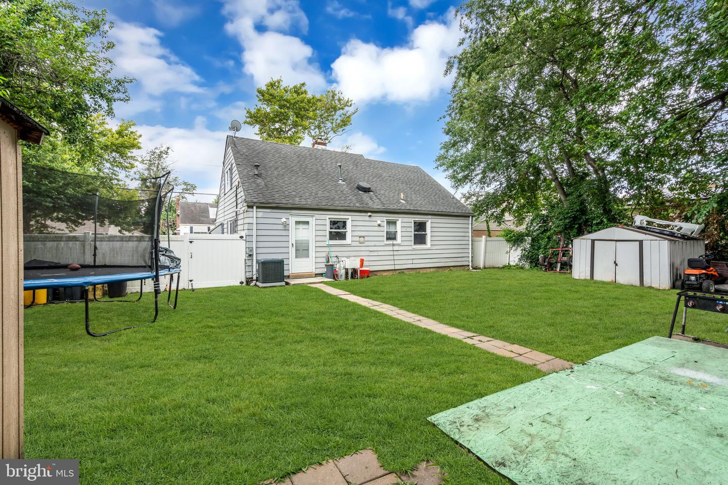 1618 43rd St Property Photo 23