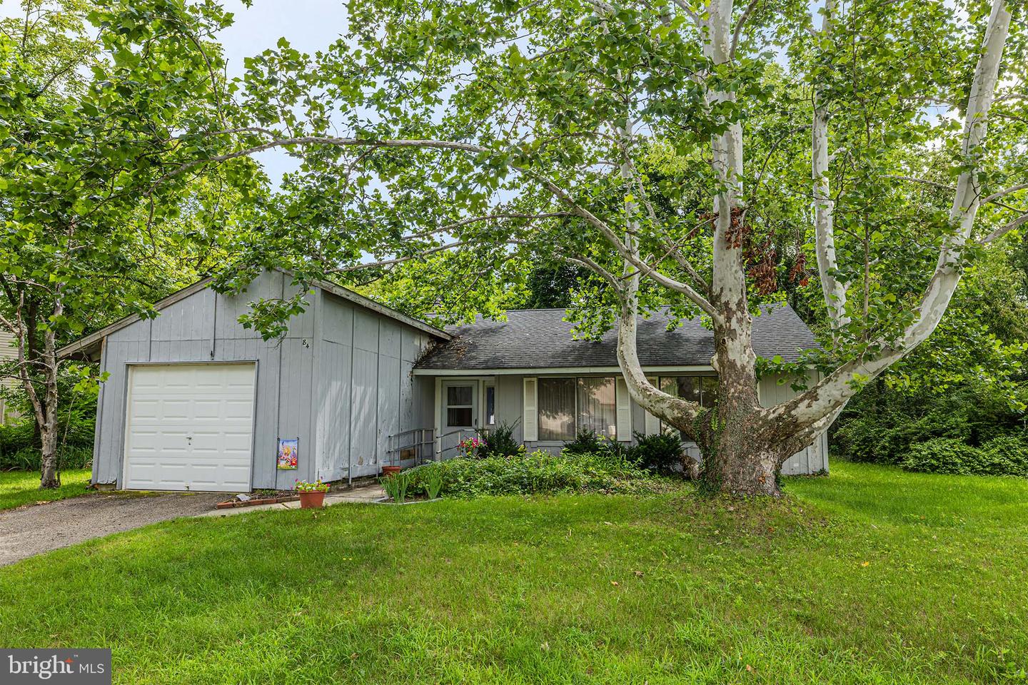 84 Eastmont Ln Property Photo 1