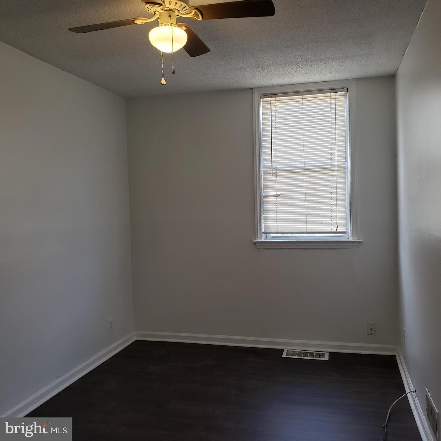 931 W Browning Rd Property Photo 10