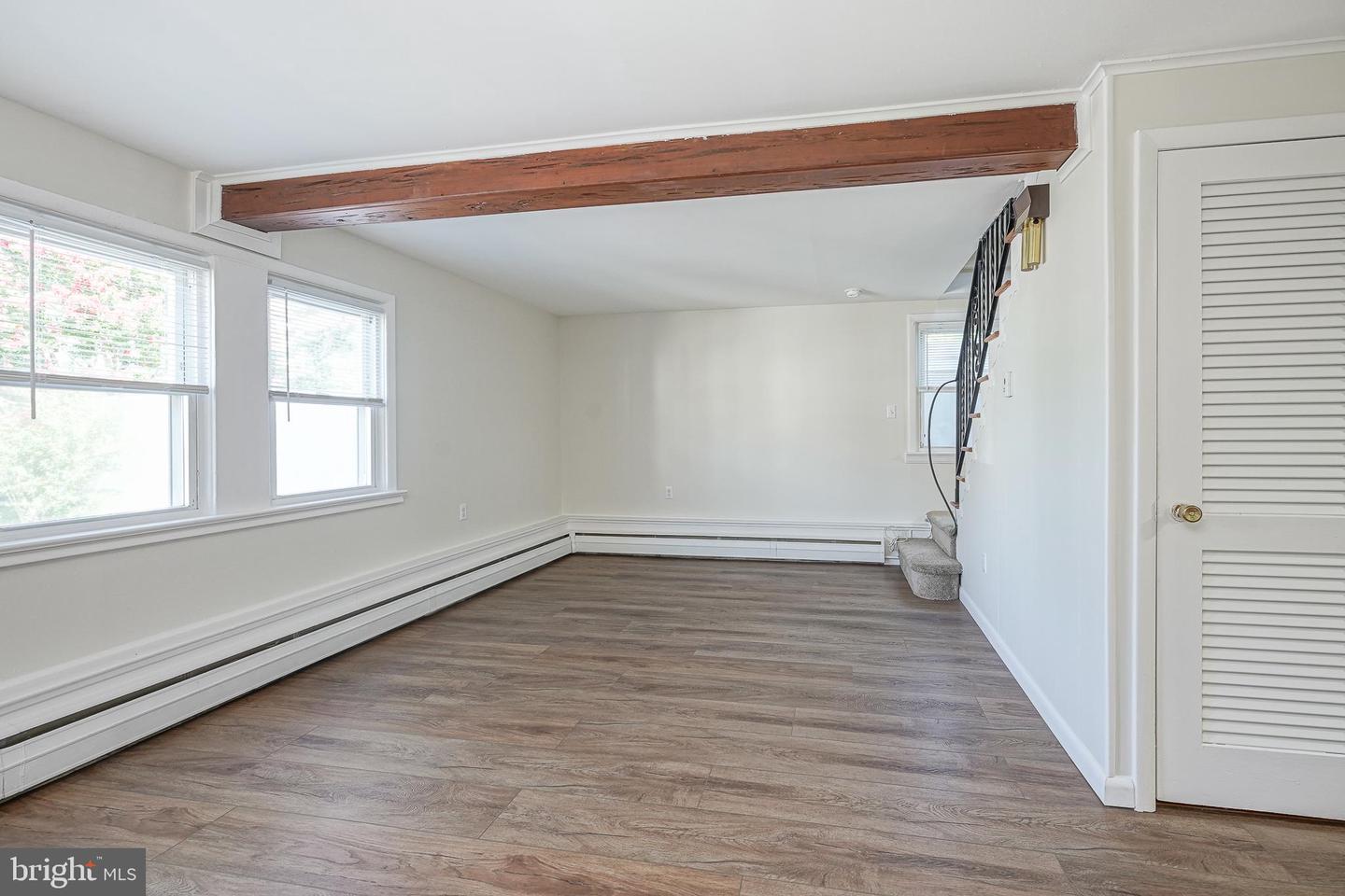 136 N Read Ave #b Property Photo 3
