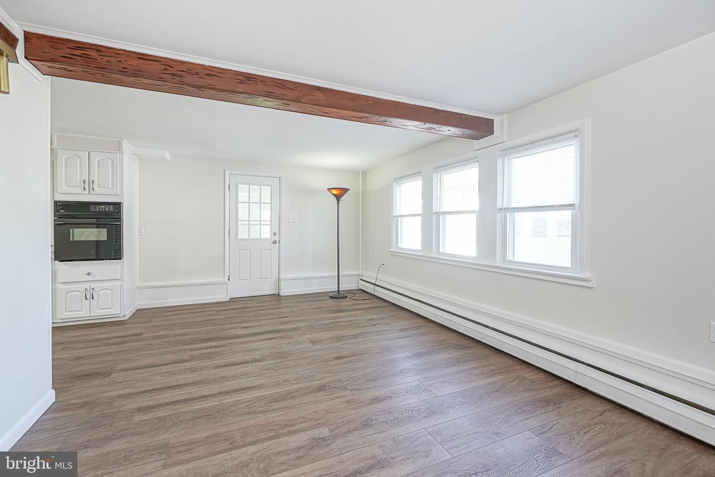 136 N Read Ave #b Property Photo 5