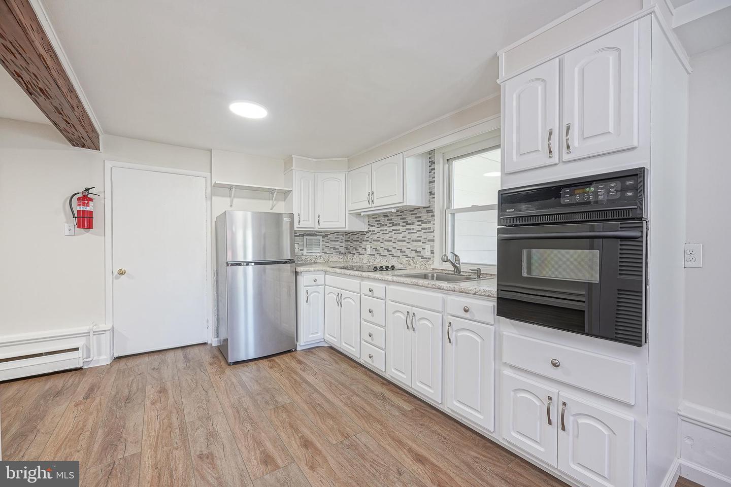 136 N Read Ave #b Property Photo 6