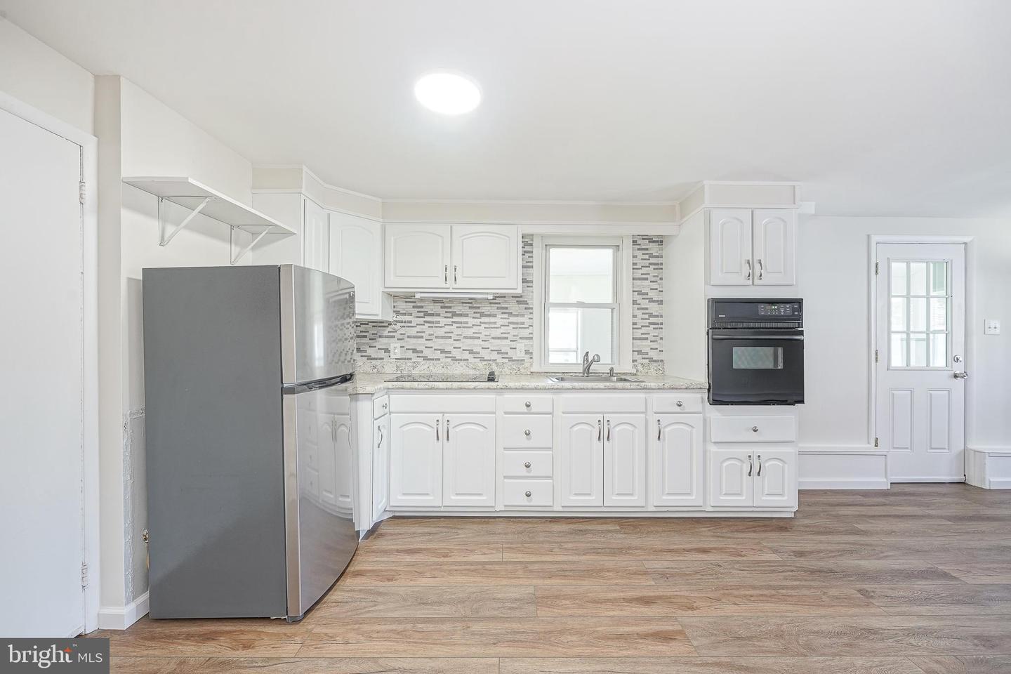 136 N Read Ave #b Property Photo 7