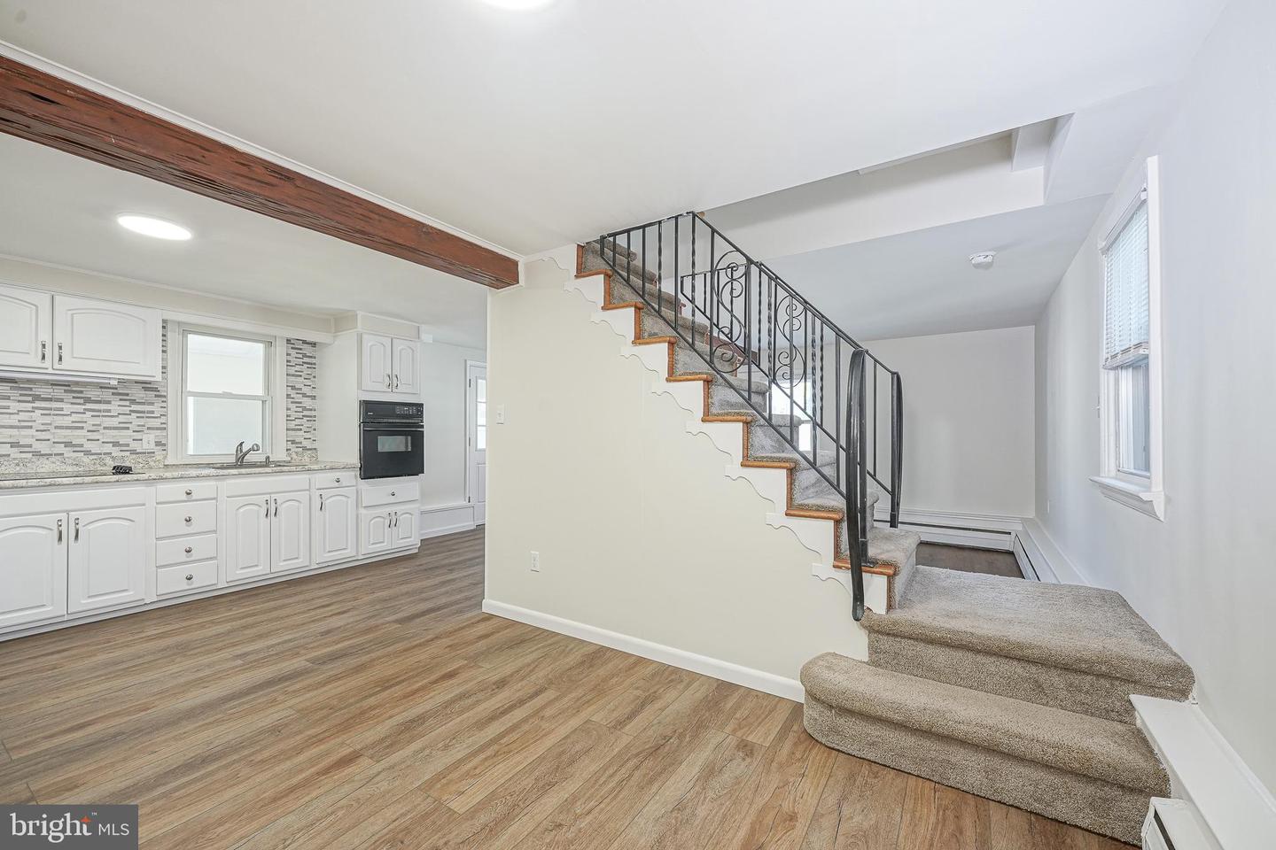 136 N Read Ave #b Property Photo 11