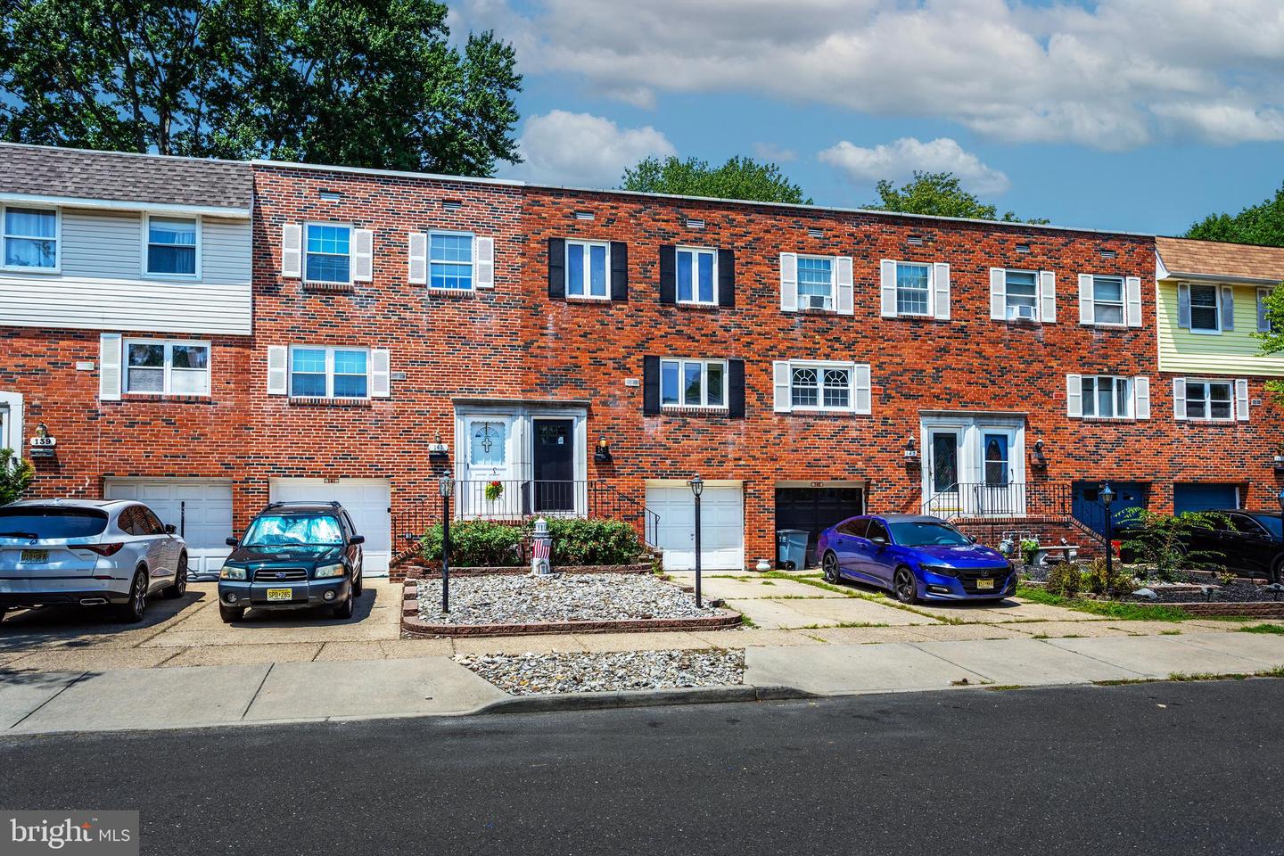 143 Suburban Ter Property Photo 1